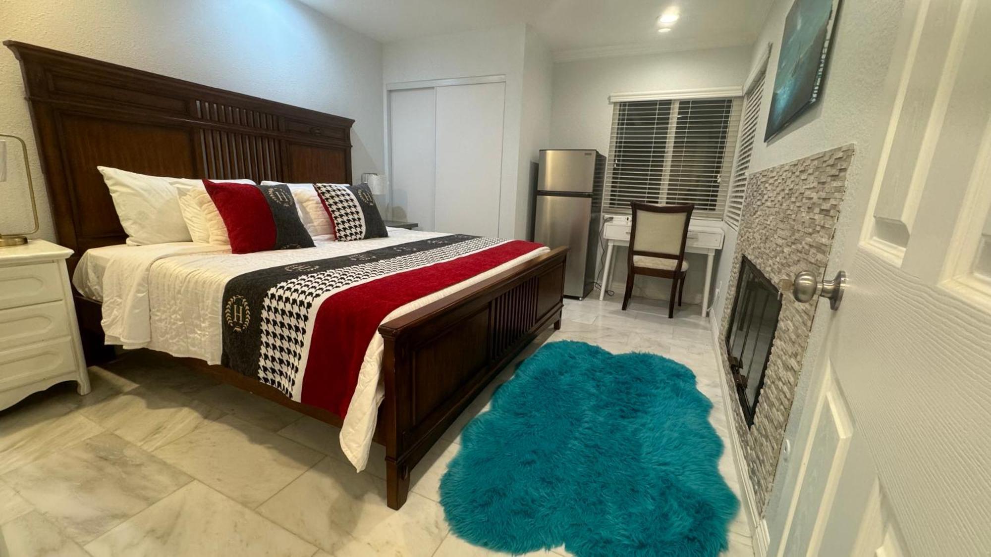 2#Family Suite King Bed Room Чино-Хилс Экстерьер фото