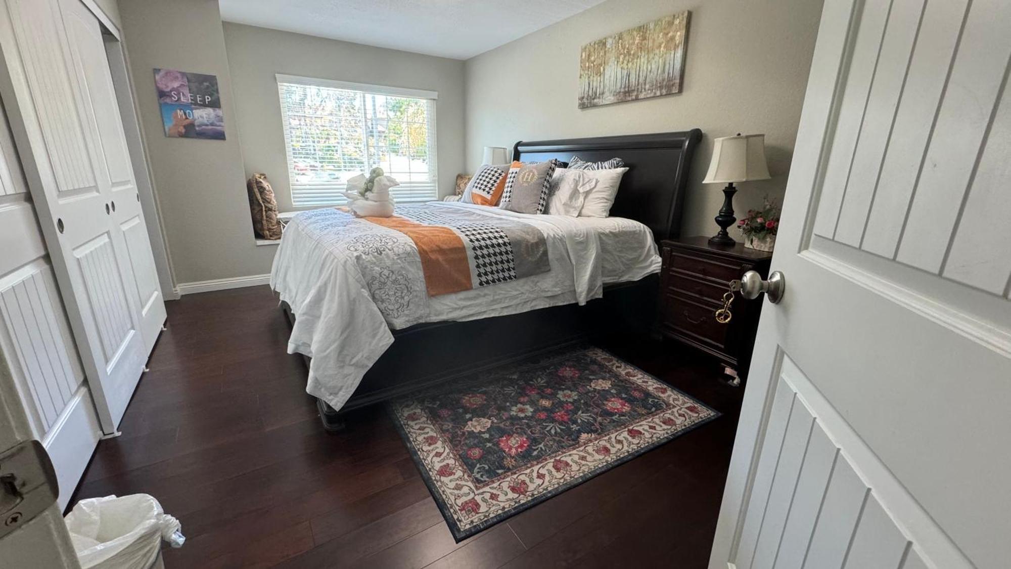 2#Family Suite King Bed Room Чино-Хилс Экстерьер фото