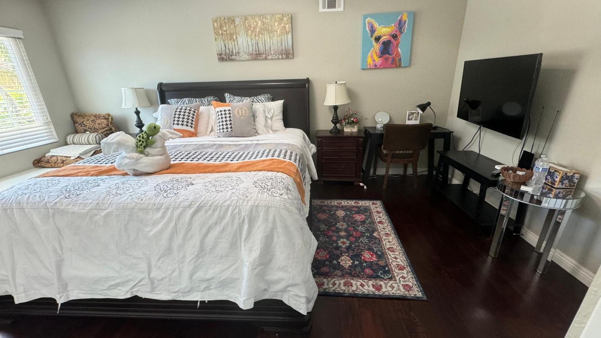 2#Family Suite King Bed Room Чино-Хилс Экстерьер фото